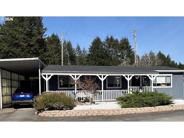 98825 Pleasant Hill Dr 26, Brookings, OR 97415