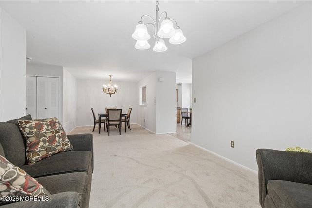 437 Hampton Court 12-1, Manalapan, NJ 07726