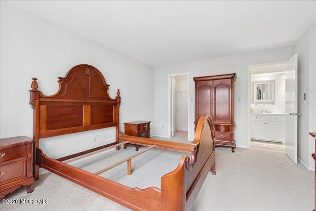 437 Hampton Court 12-1, Manalapan, NJ 07726