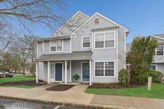 437 Hampton Court 12-1, Manalapan, NJ 07726