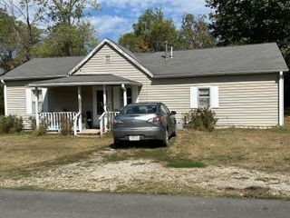 812 Valley Ave, Ava, MO 65608