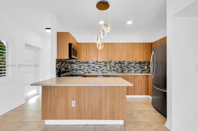 6905 Bay Drive 16, Miami Beach, FL 33141