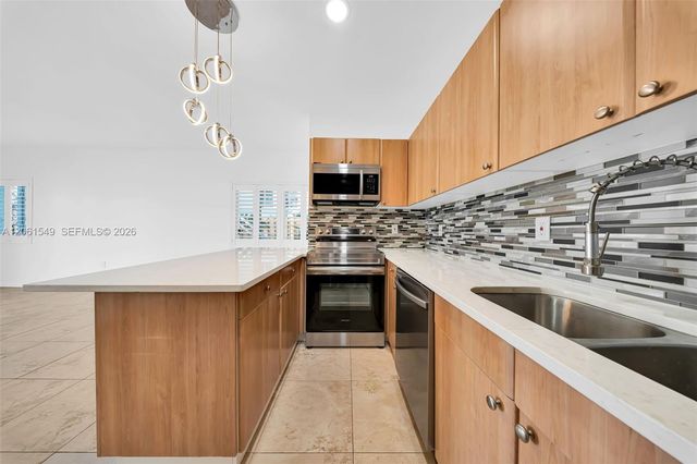 6905 Bay Drive 16, Miami Beach, FL 33141