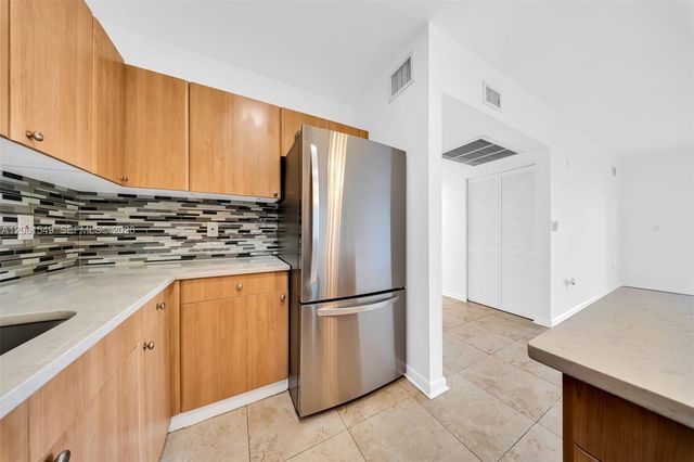 6905 Bay Drive 16, Miami Beach, FL 33141