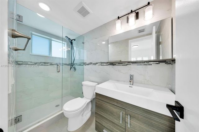 6905 Bay Drive 16, Miami Beach, FL 33141