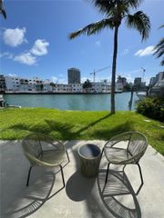 6905 Bay Drive 16, Miami Beach, FL 33141