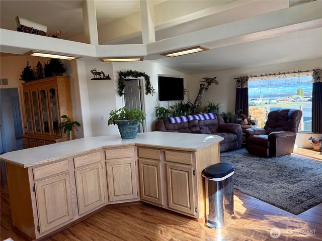 165 NE Dungan Street, Creston, WA 99117