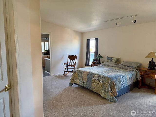 165 NE Dungan Street, Creston, WA 99117