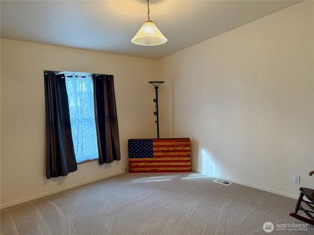 165 NE Dungan Street, Creston, WA 99117