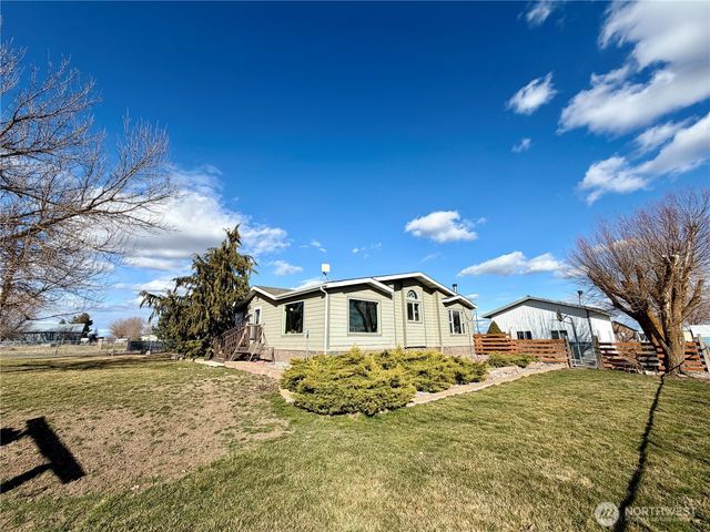 165 NE Dungan Street, Creston, WA 99117