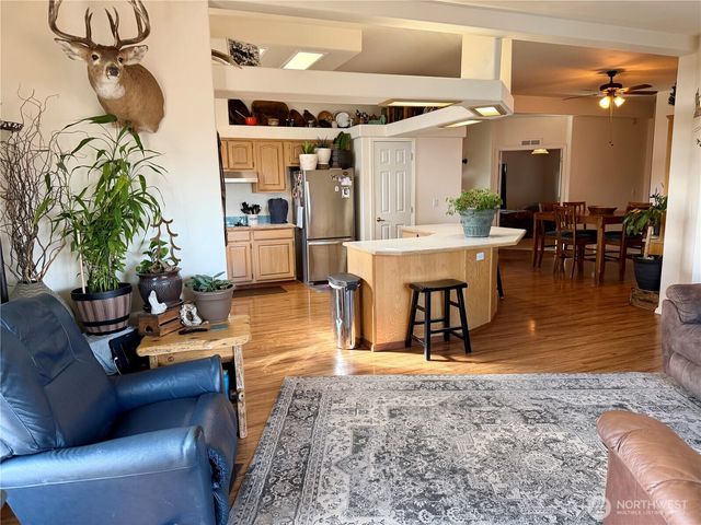 165 NE Dungan Street, Creston, WA 99117