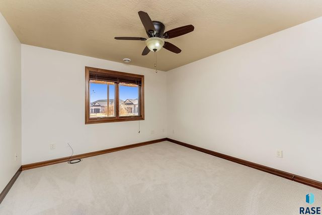 7570 S Grand Arbor Pl Place, Sioux Falls, SD 57108