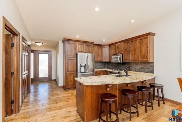 7570 S Grand Arbor Pl Place, Sioux Falls, SD 57108