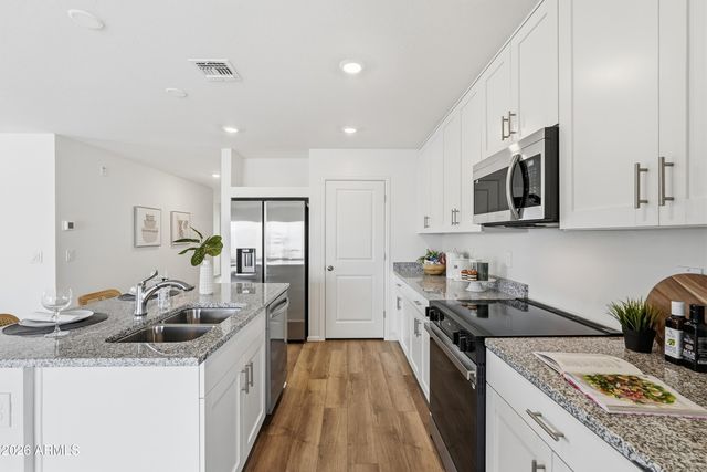 1396 W AZTEC Drive, Coolidge, AZ 85128