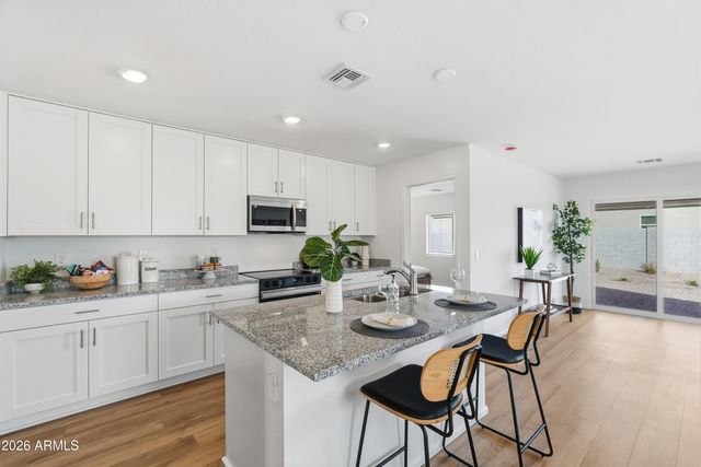1396 W AZTEC Drive, Coolidge, AZ 85128