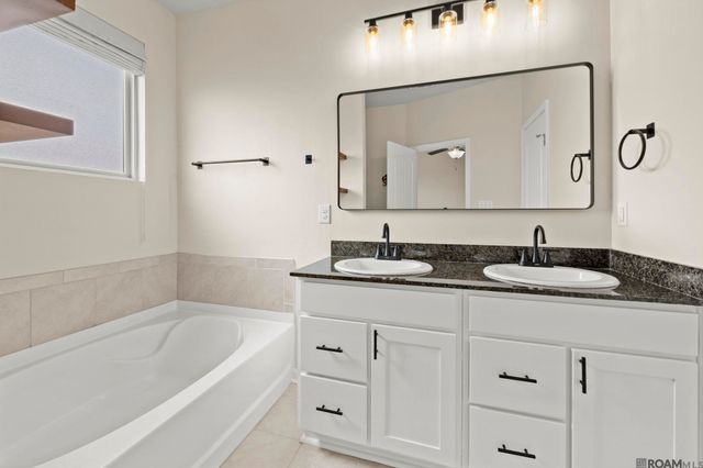 8886 Cherry Laurel Ave, Zachary, LA 70791