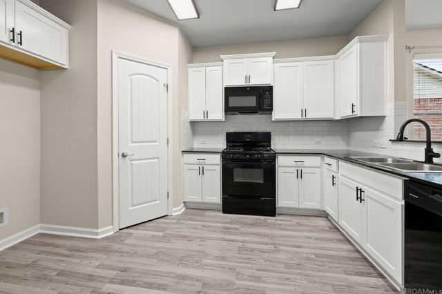 8886 Cherry Laurel Ave, Zachary, LA 70791