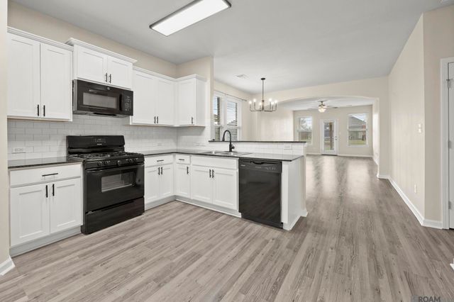 8886 Cherry Laurel Ave, Zachary, LA 70791