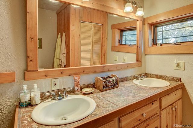 105 Ladigo Lane, Hartsel, CO 80449