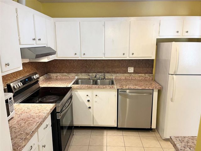 700 SE 2nd Avenue 416, Deerfield Beach, FL 33441