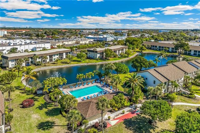 9305 Lake Park DR 204, Fort Myers, FL 33919