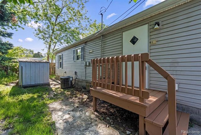 2900 Hensman Street, Keego Harbor, MI 48320