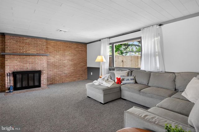 26 E CEDAR ST, Fleetwood, PA 19522