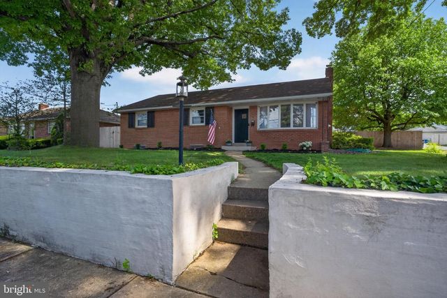 26 E CEDAR ST, Fleetwood, PA 19522