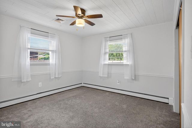 26 E CEDAR ST, Fleetwood, PA 19522