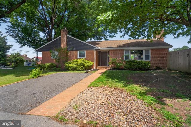 26 E CEDAR ST, Fleetwood, PA 19522