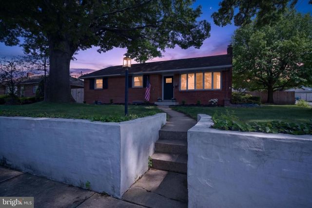 26 E CEDAR ST, Fleetwood, PA 19522