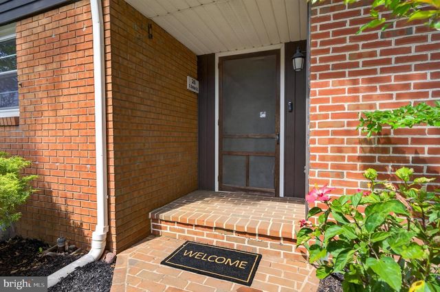 26 E CEDAR ST, Fleetwood, PA 19522