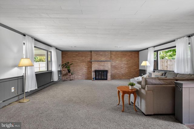 26 E CEDAR ST, Fleetwood, PA 19522