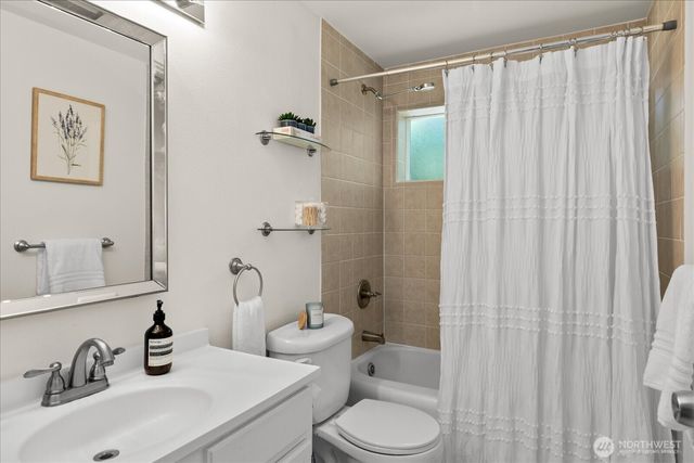 22605 61st Avenue W, Mountlake Terrace, WA 98043