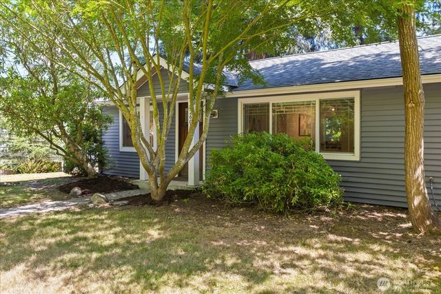 22605 61st Avenue W, Mountlake Terrace, WA 98043