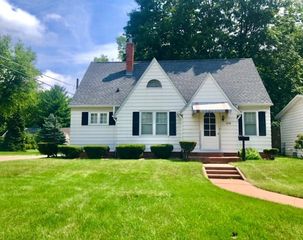 1316 6th Avenue, Sterling, IL 61081