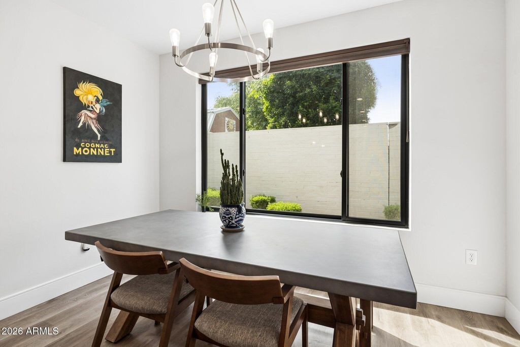 Image 11 of property listing at 167 E LEXINGTON Avenue, Gilbert, AZ 85234