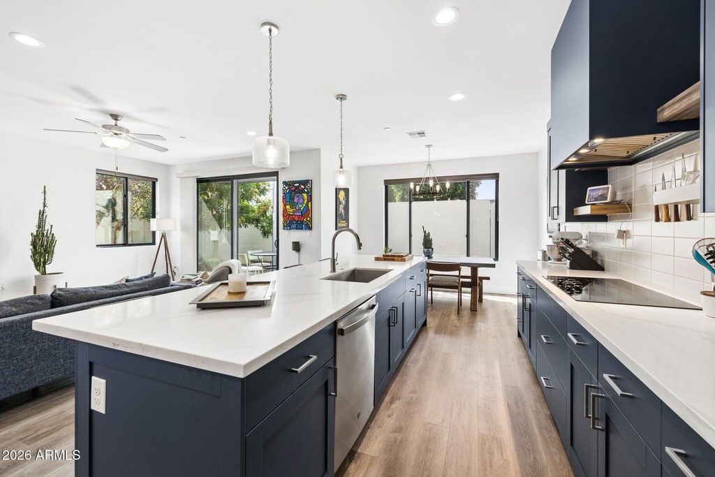 Image 14 of property listing at 167 E LEXINGTON Avenue, Gilbert, AZ 85234