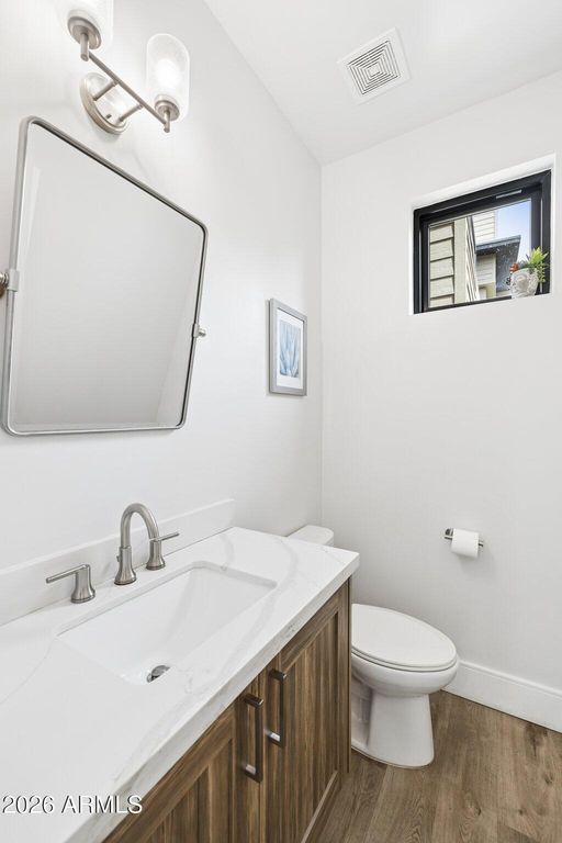 Image 16 of property listing at 167 E LEXINGTON Avenue, Gilbert, AZ 85234