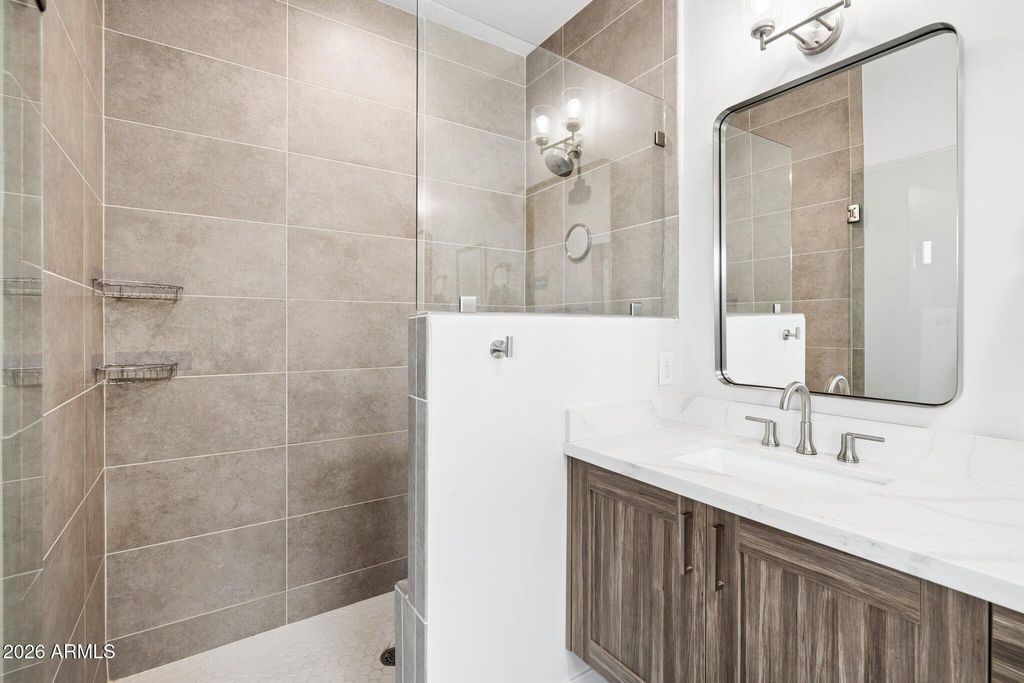 Image 25 of property listing at 167 E LEXINGTON Avenue, Gilbert, AZ 85234