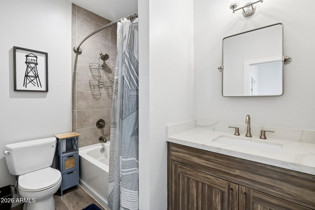 Image 30 of property listing at 167 E LEXINGTON Avenue, Gilbert, AZ 85234