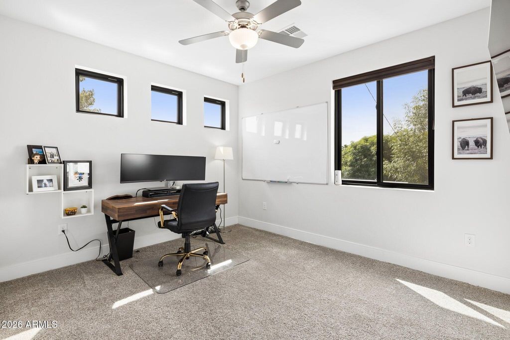Image 32 of property listing at 167 E LEXINGTON Avenue, Gilbert, AZ 85234