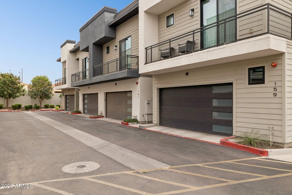 Image 37 of property listing at 167 E LEXINGTON Avenue, Gilbert, AZ 85234