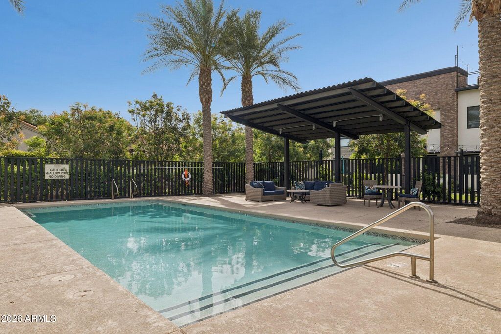 Image 41 of property listing at 167 E LEXINGTON Avenue, Gilbert, AZ 85234