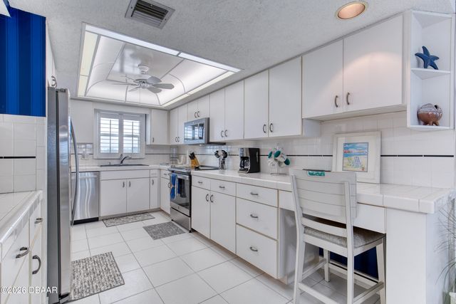 2290 Ocean Shore Blvd Apt 207, Ormond Beach, FL 32176