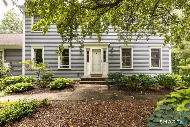 17 Sweet Meadow Road, Newtown, CT 06470