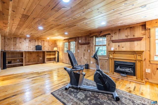 17 Sweet Meadow Road, Newtown, CT 06470