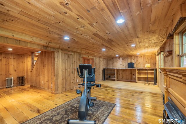 17 Sweet Meadow Road, Newtown, CT 06470
