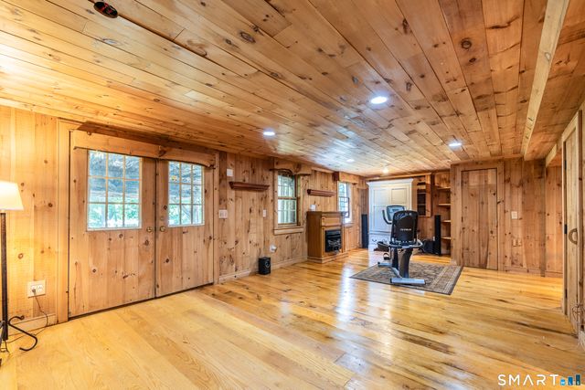 17 Sweet Meadow Road, Newtown, CT 06470