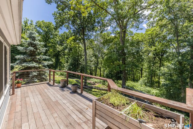 17 Sweet Meadow Road, Newtown, CT 06470